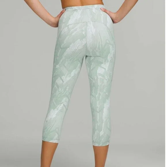 Lululemon Swift Speed High-Rise Crop 21" Reverberate Chevron Jacquard Silver Blu